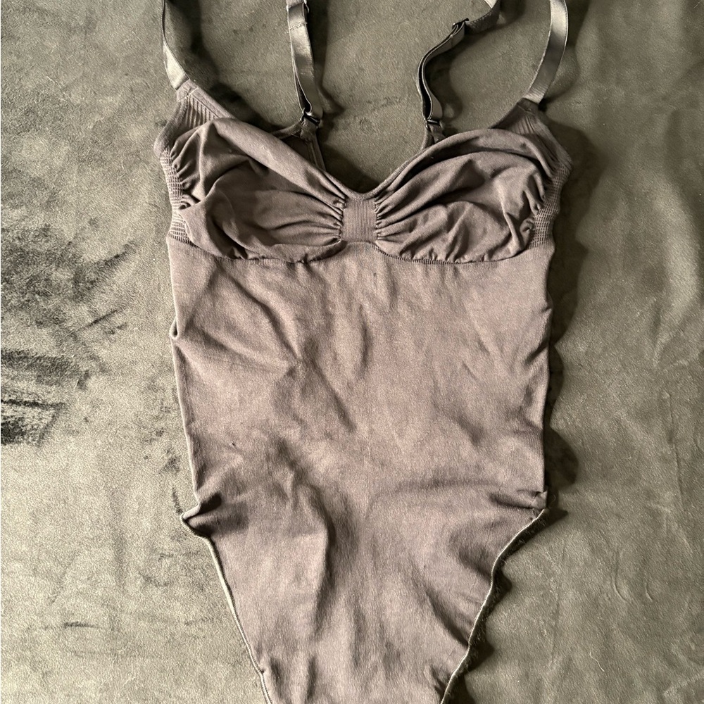 SEAMLESS SCULPT THONG BODYSUIT